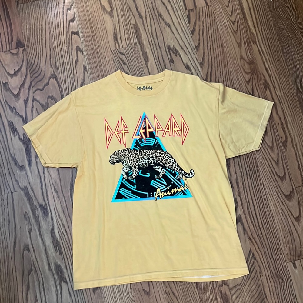 tee shirt